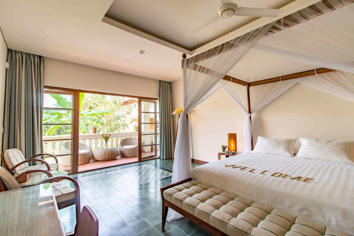 Modern Premium Room | Premium bedding, minibar, in-room safe, desk