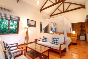 Ropa de cama de alta calidad y minibar 