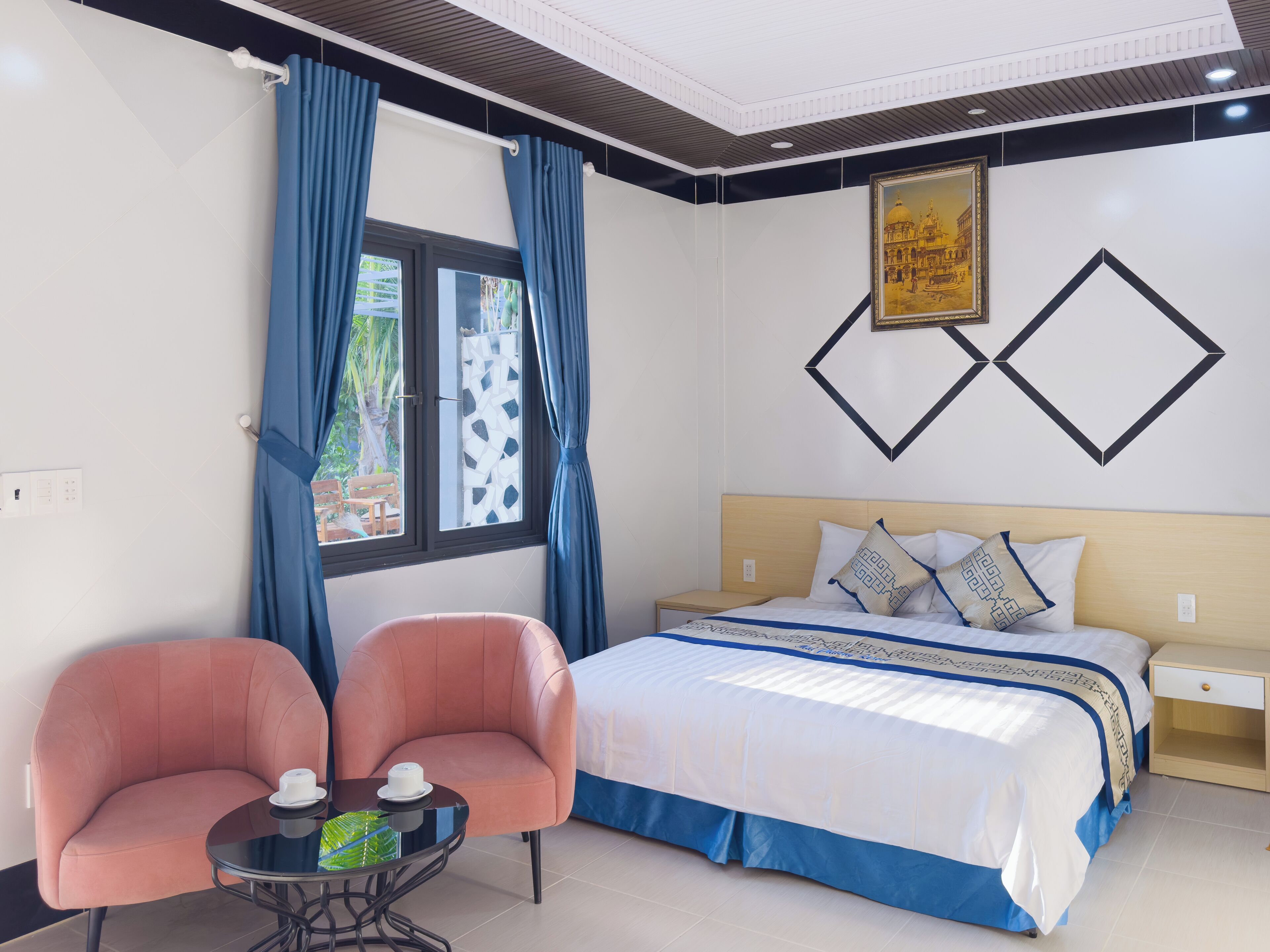 Rom – deluxe | Minibar, individuelt dekorert, individuelt innredet og skrivebord