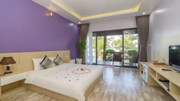 Sea View Bungalow | Minibar, individually decorated, individually furnished, desk