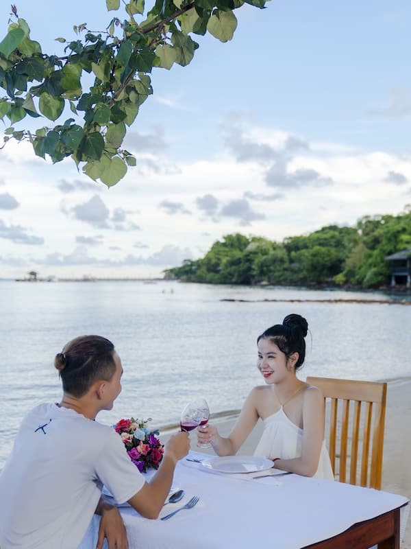 Lunch and dinner served, Vietnamese cuisine