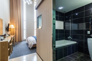 Ropa de cama de alta calidad, cubrecamas y muebles diferentes 