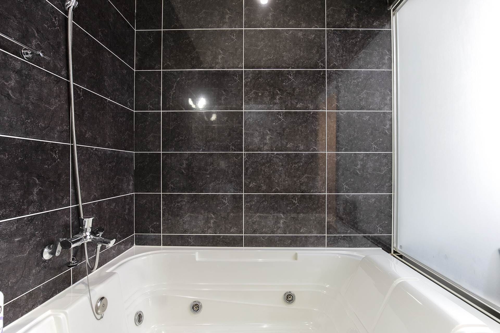 family suite, 2 bedrooms | premium bedding, down duvets, individually furnished, desk