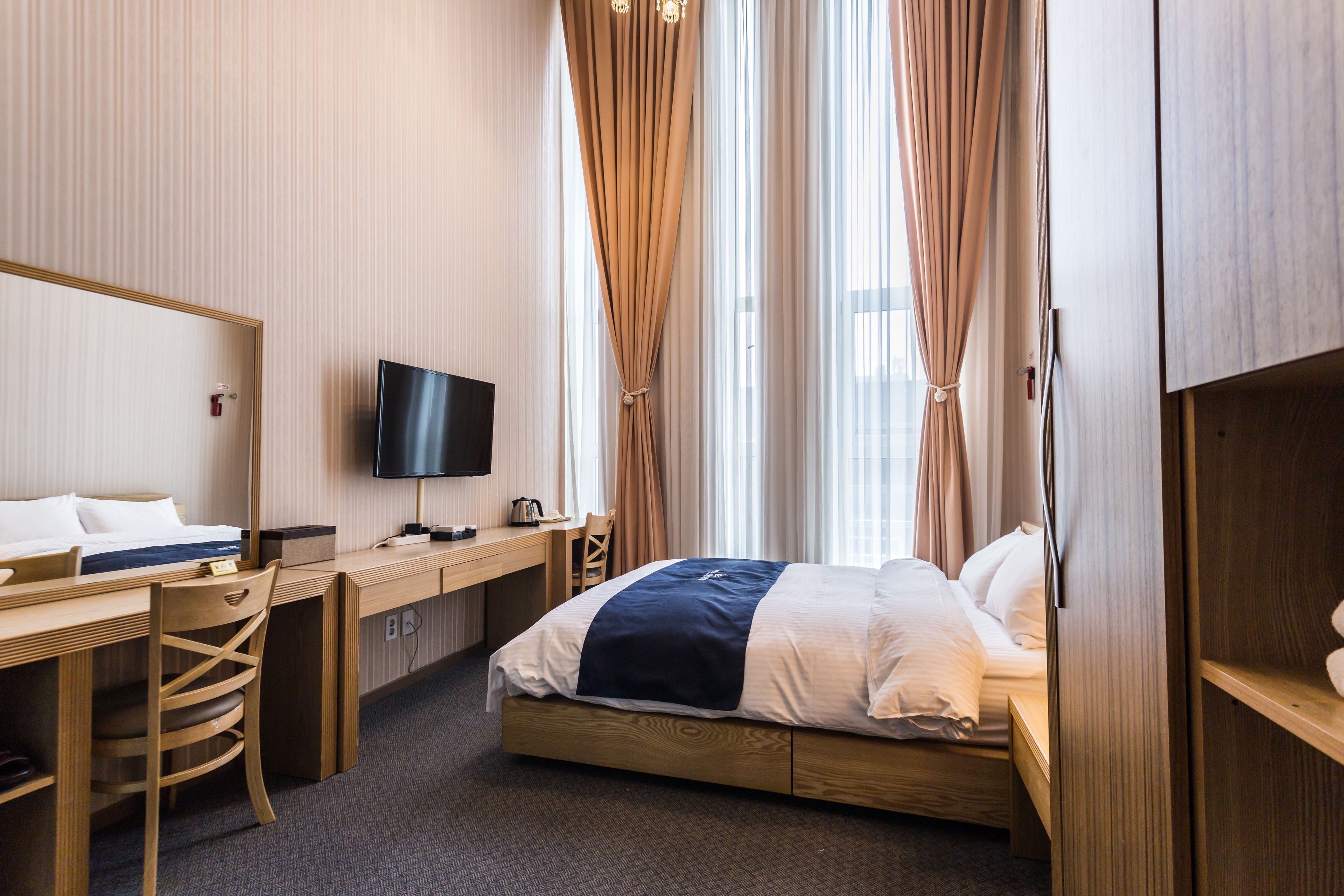 standard double room, 1 double bed, non smoking, city view | premium bedding, down duvets, individually furnished, desk