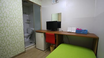 Single Room, Private Bathroom | Desk, rollaway beds, free WiFi