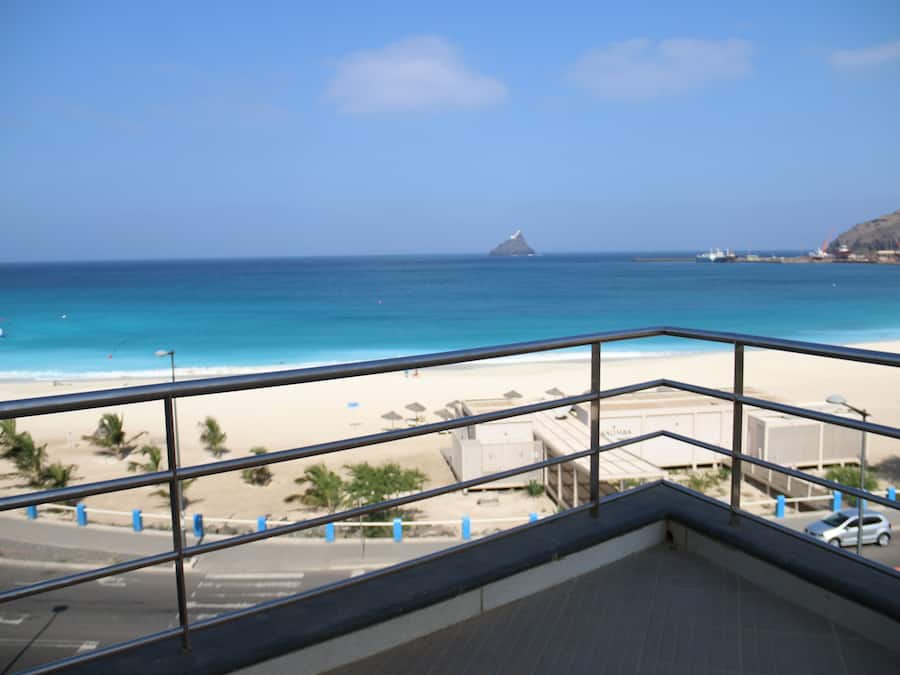 1 dormitorio, caja fuerte, decoración individual y mobiliario individual