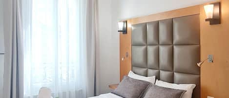 Double Room, Shared Bathroom | Desk, laptop workspace, iron/ironing board, free WiFi