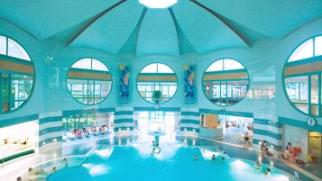 5 indoor pools, outdoor pool