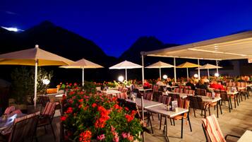 Breakfast, lunch, dinner served; international cuisine, garden views