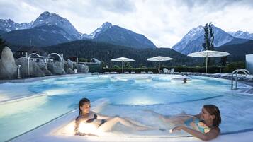 5 indoor pools, outdoor pool