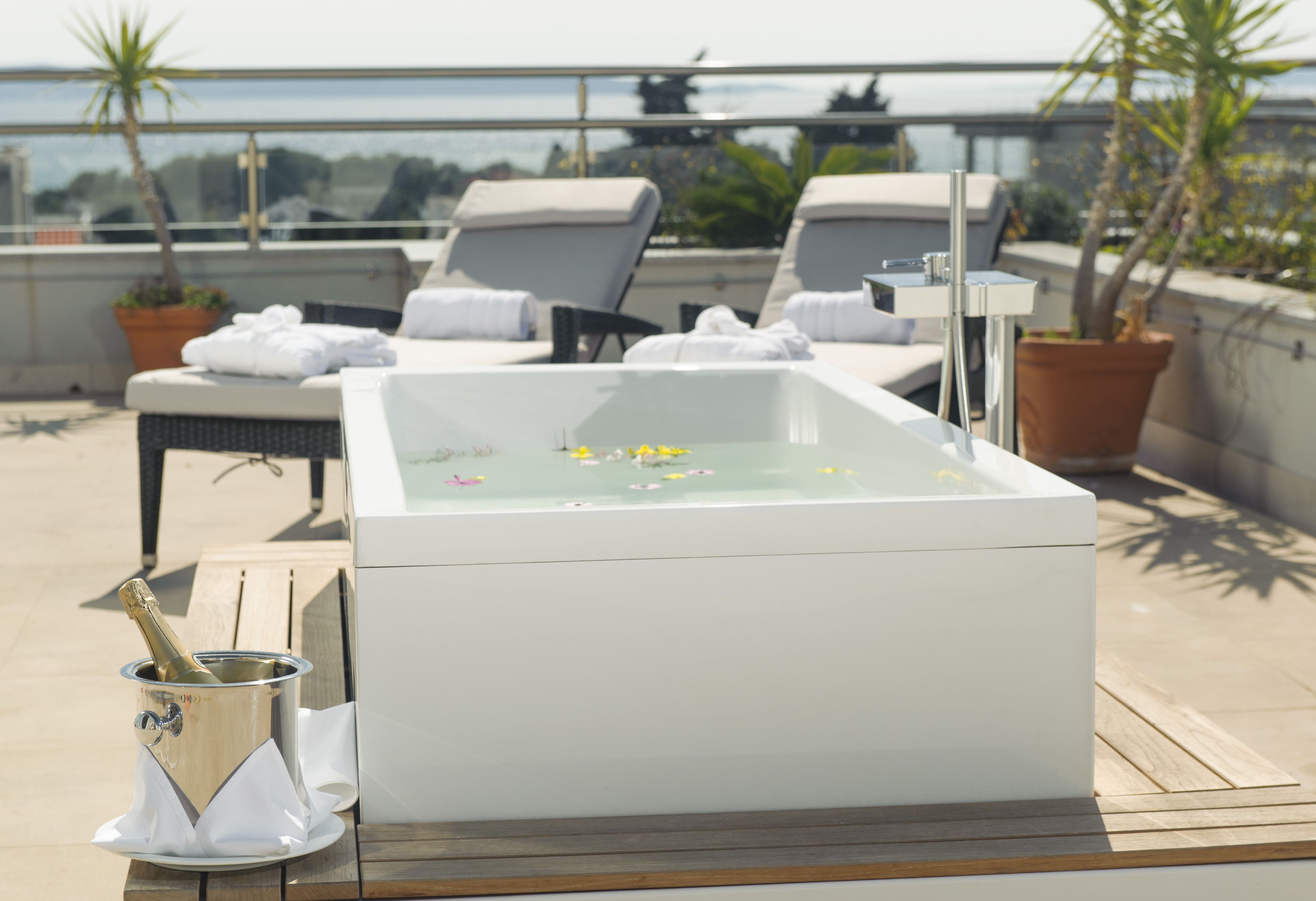 Penthouse, 2 slaapkamers, terras, uitzicht op zee | Terras