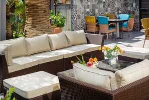 Outdoor dining - Boban Luxury Suites (Split)