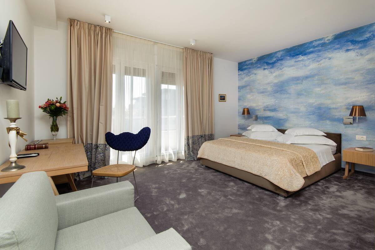 Deluxe Double Room | Premium bedding, in-room safe, desk, blackout drapes