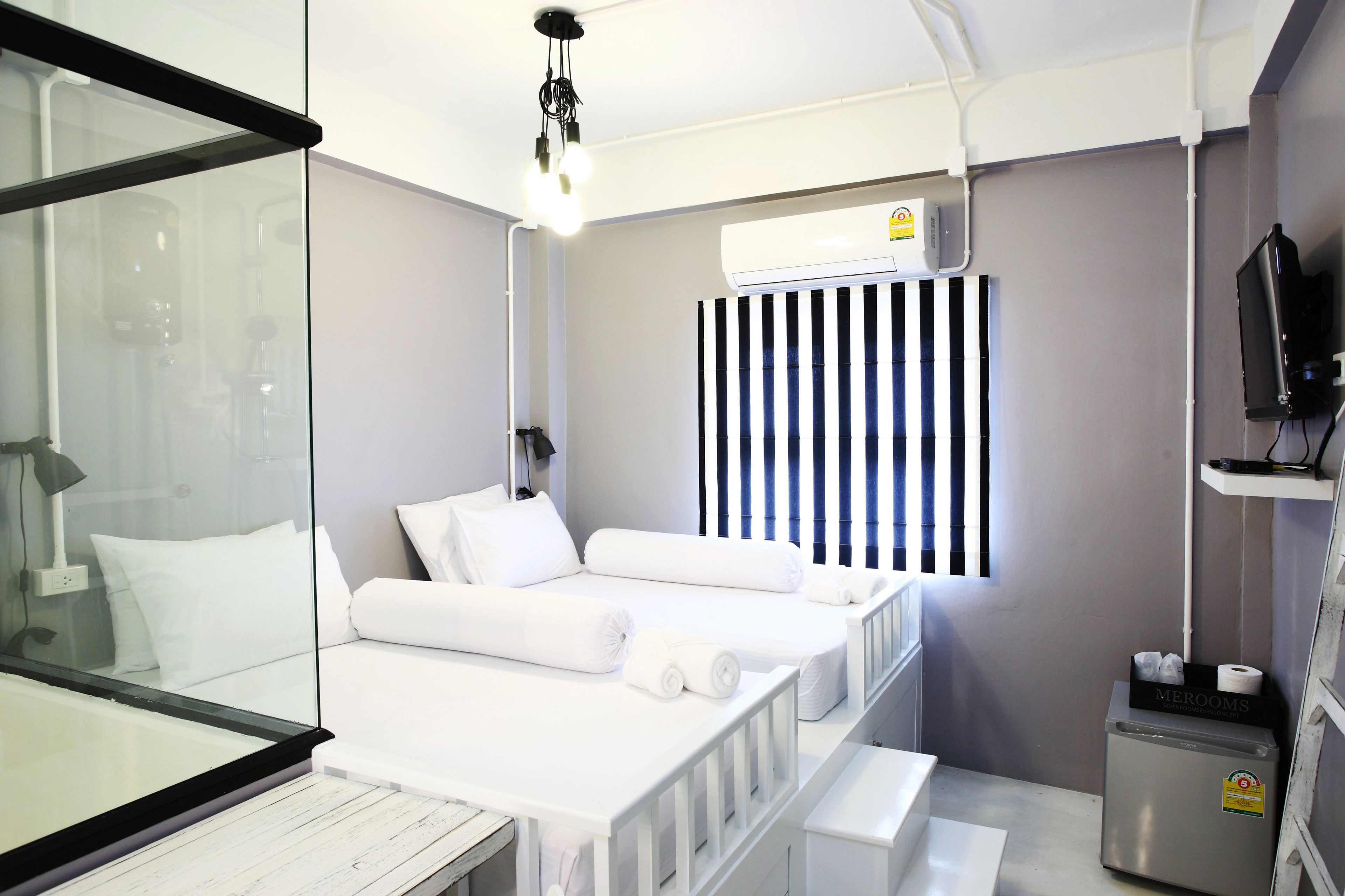 standard room | desk, free wifi