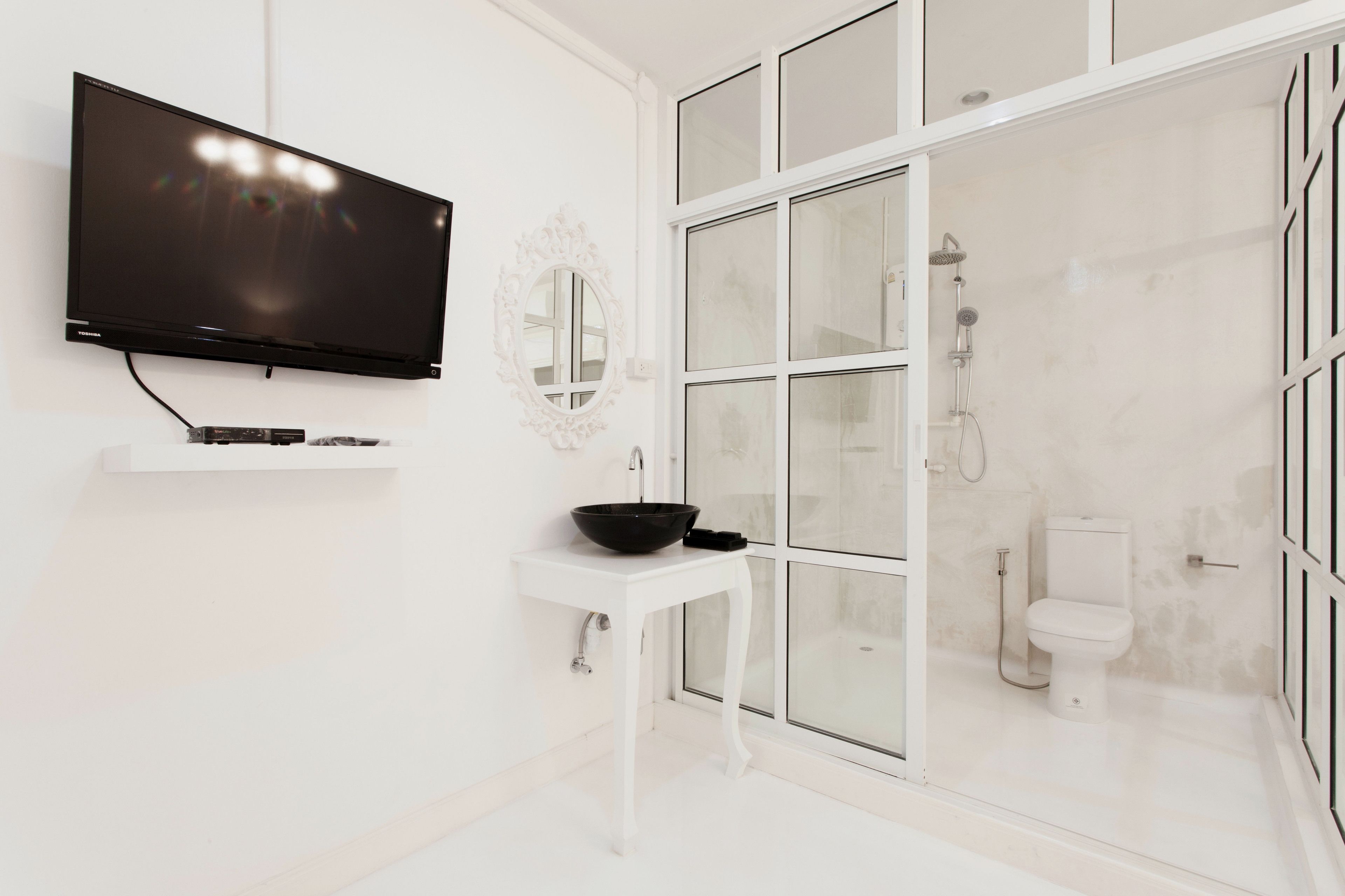 superior room | bathroom | shower, free toiletries, hair dryer, towels