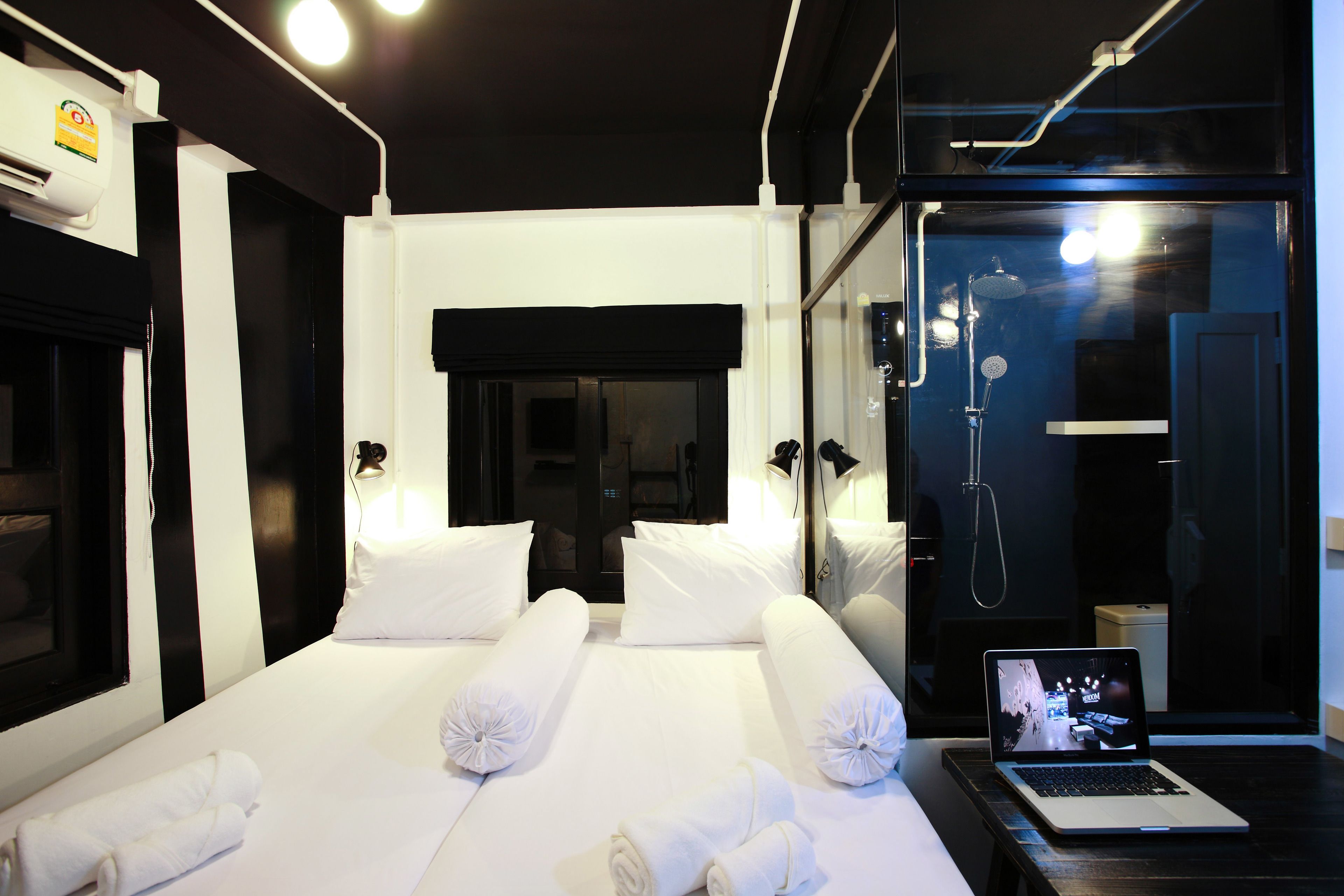 standard room | desk, free wifi