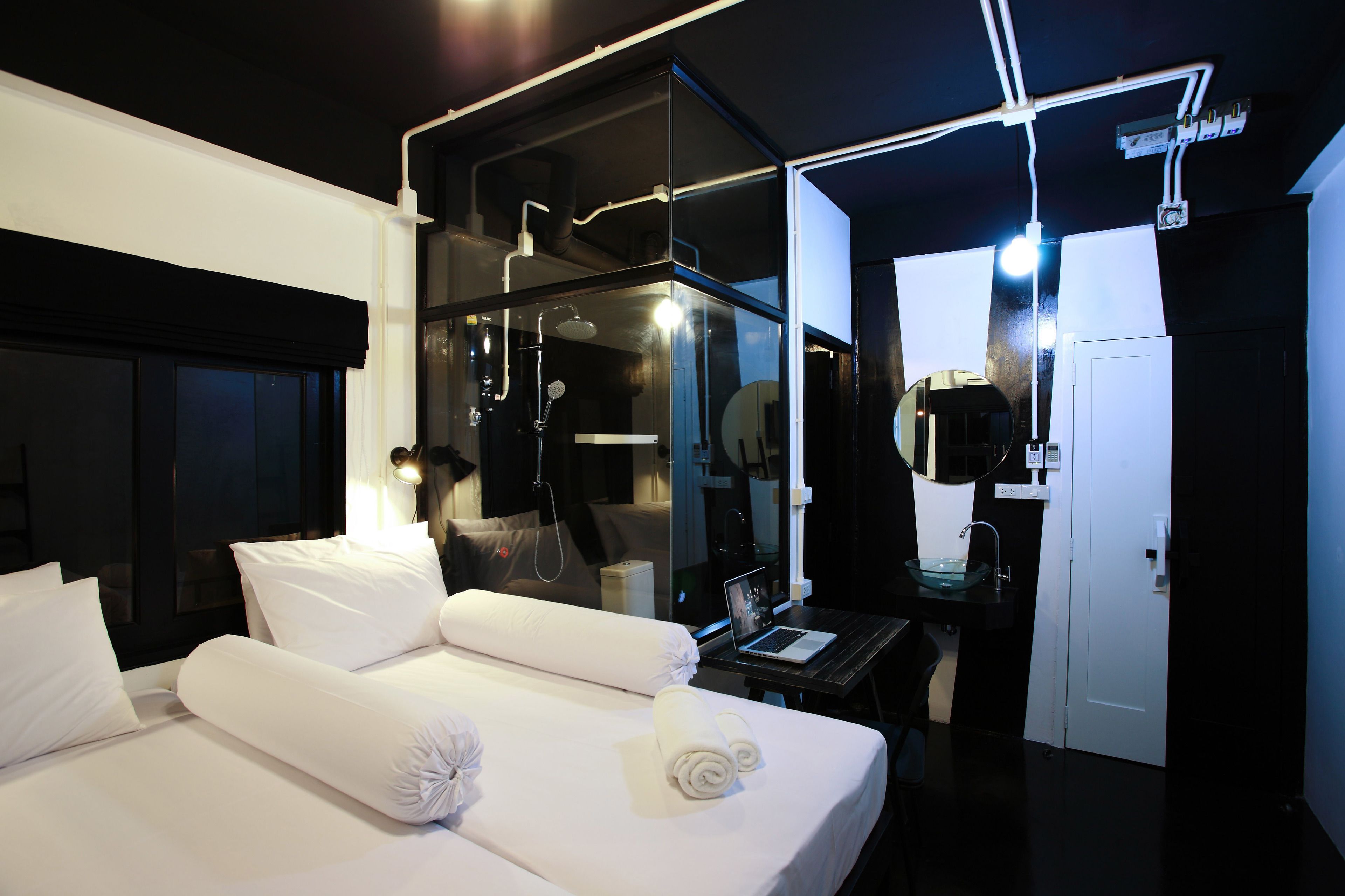 standard room | desk, free wifi