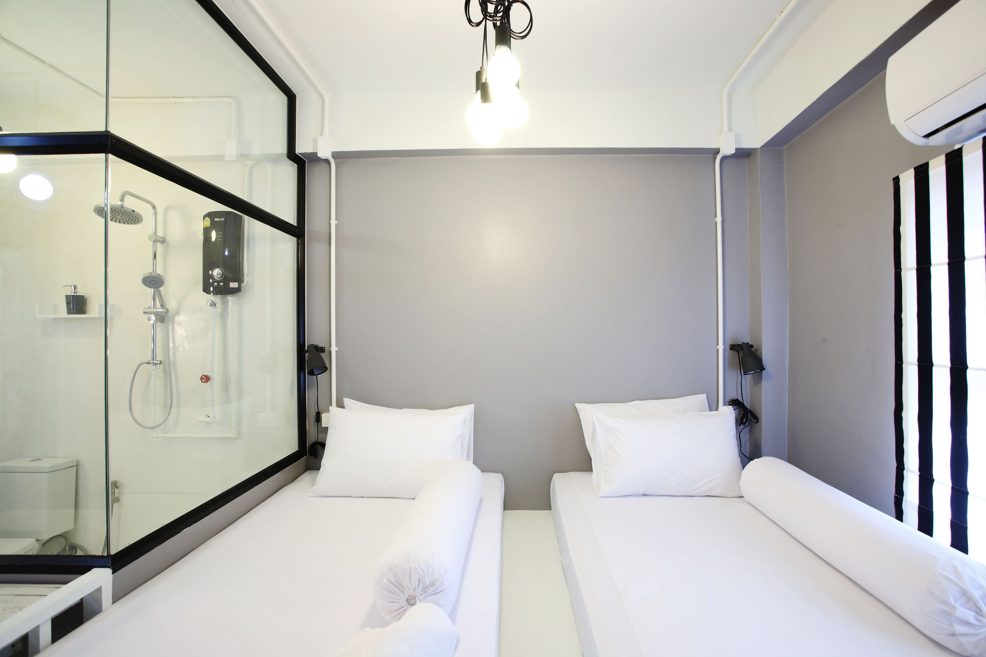 standard room | desk, free wifi