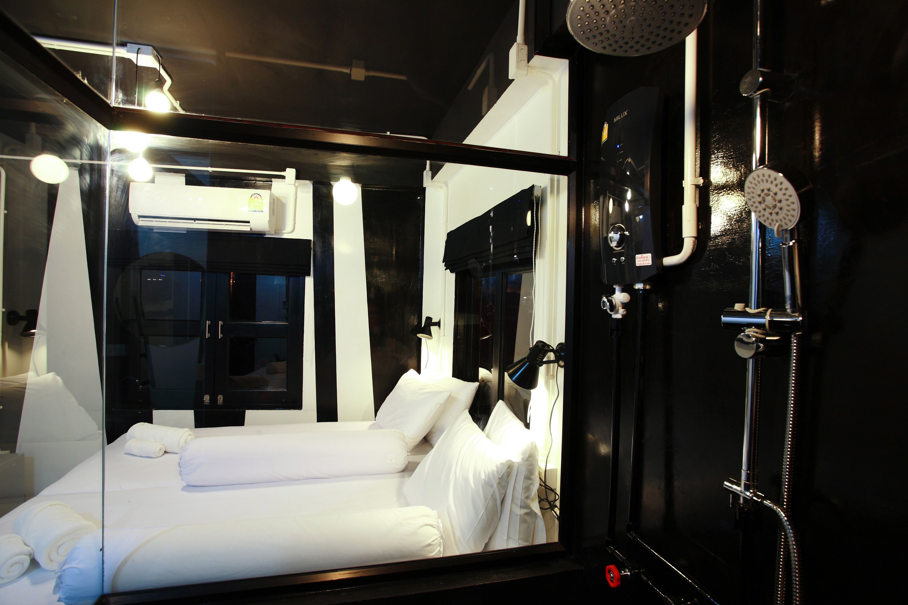 standard room | bathroom | shower, free toiletries, hair dryer, towels