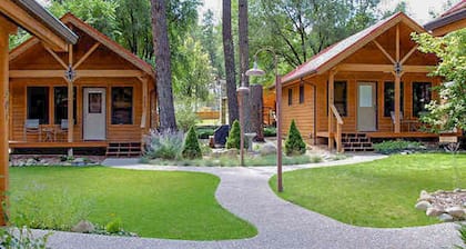 Shadow Mountain Lodge and Cabins