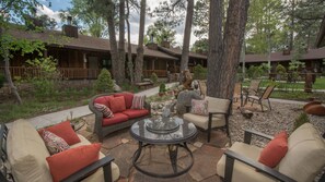 Terrace/patio - Shadow Mountain Lodge and Cabins (Ruidoso)
