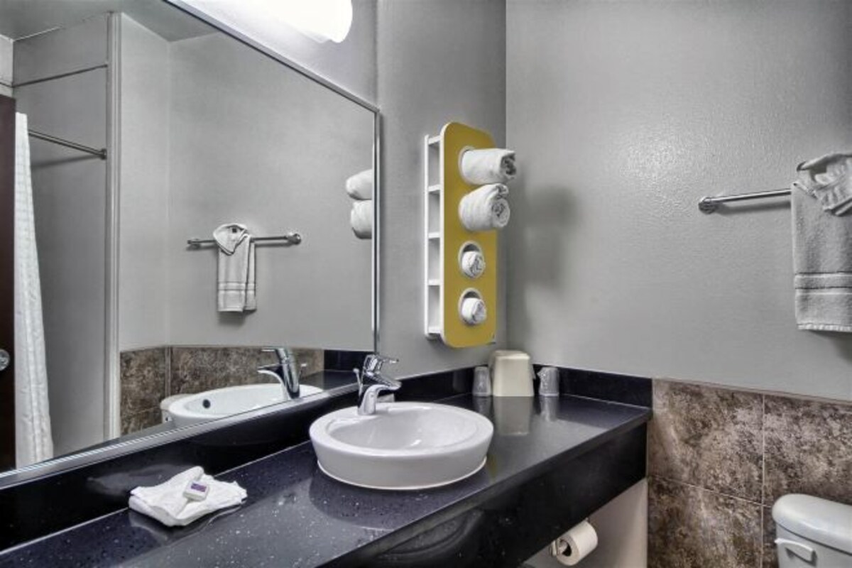Accessible Room With Two Double Beds-Non-Smoking