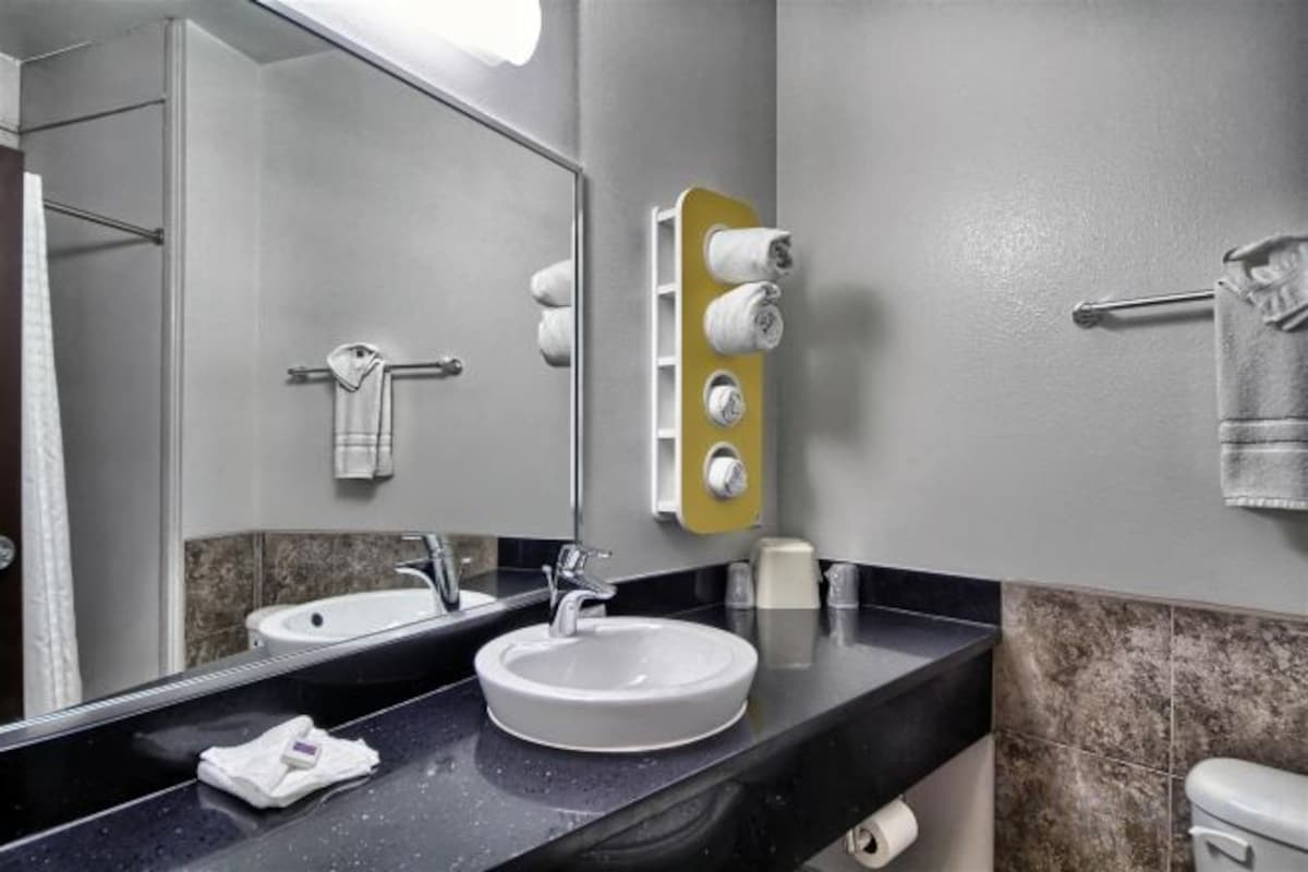 Accessible Room With Two Double Beds-Non-Smoking