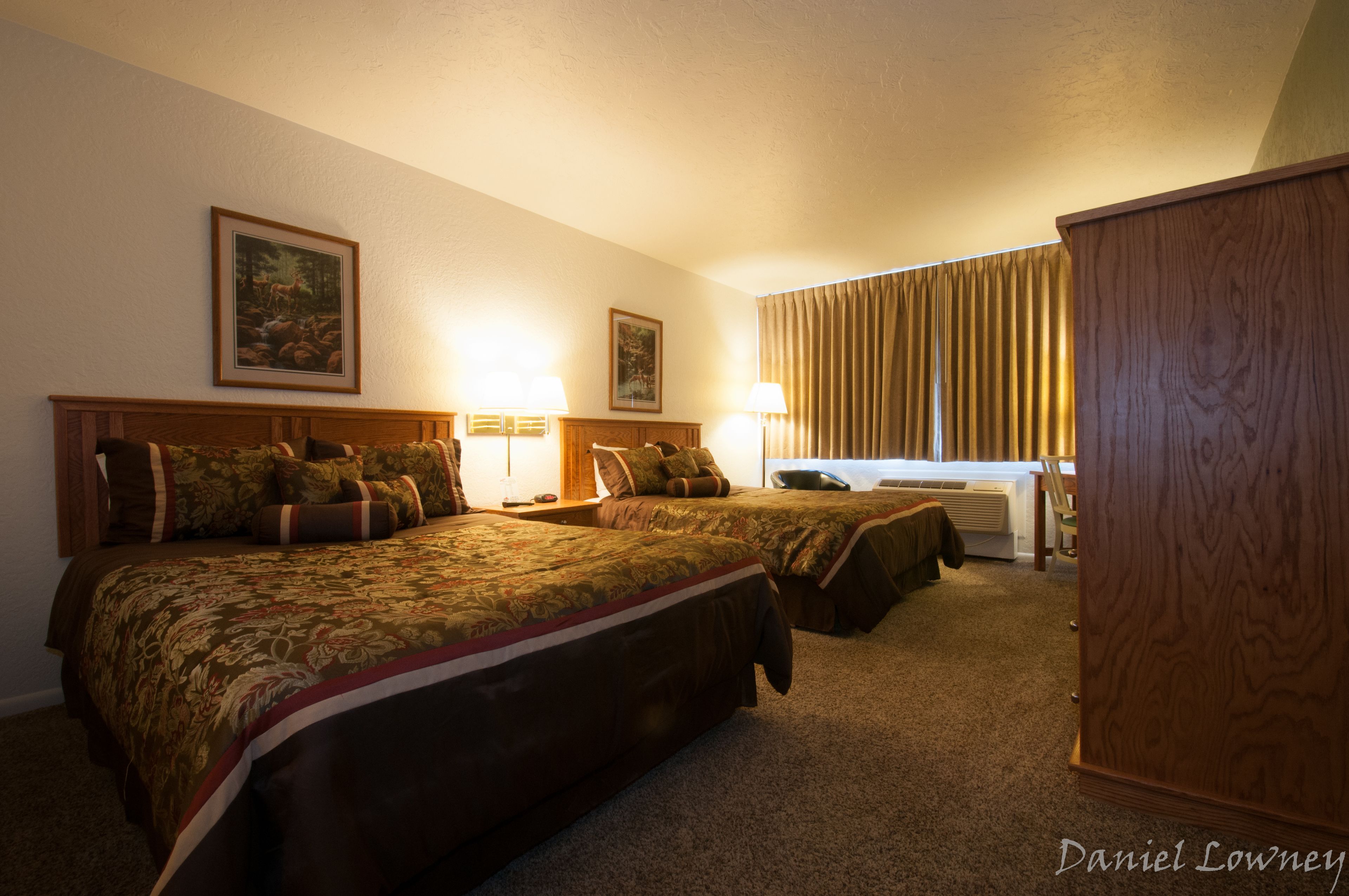 standard double room | 1 bedroom, individually decorated, desk, cots/infant beds