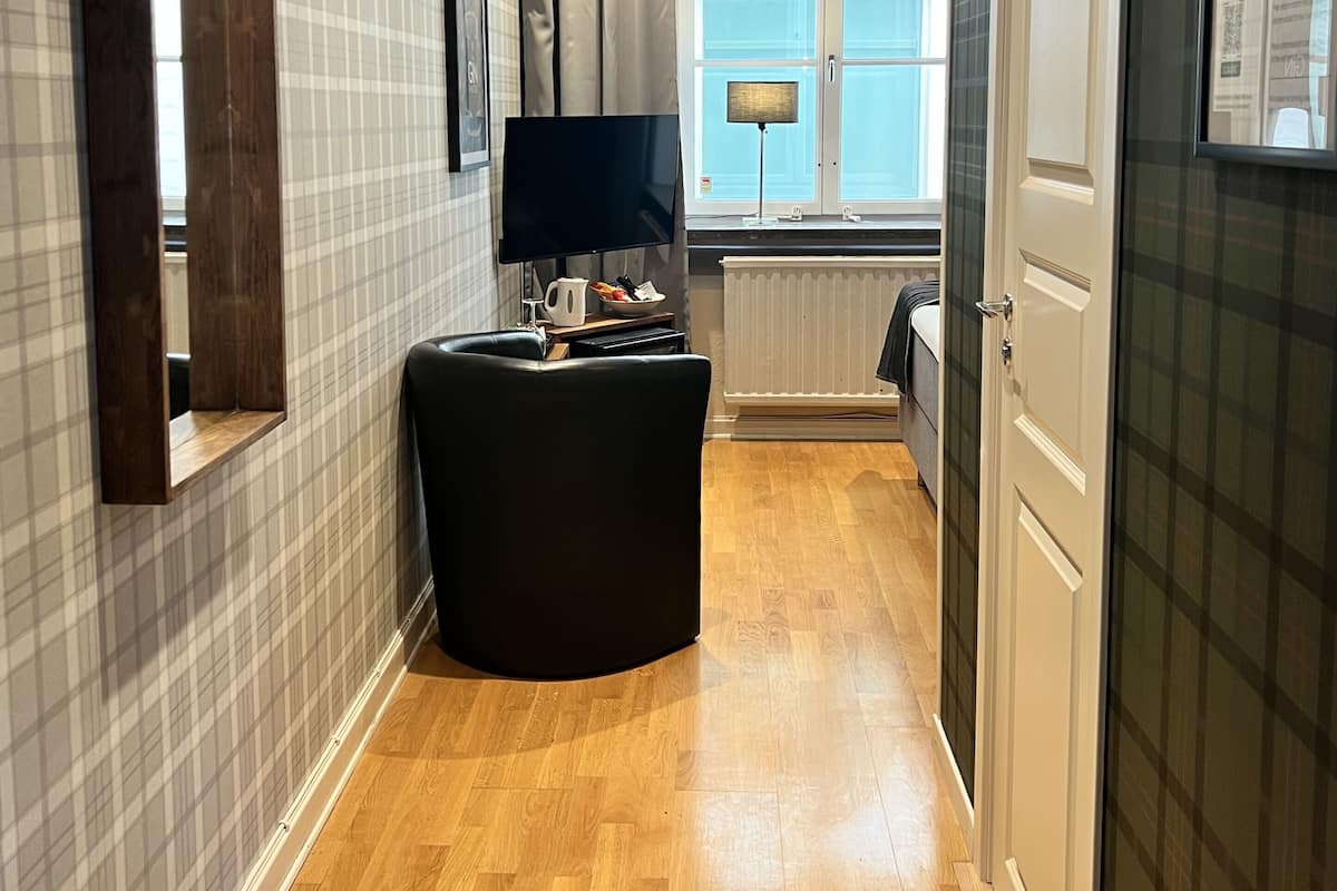 基础单人房 | 客房内保险箱、婴儿床、折叠床/加床(额外收费)、免费 WiFi