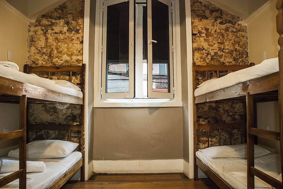 Quadruple Room | Desk, iron/ironing board, cots/infant beds, free WiFi