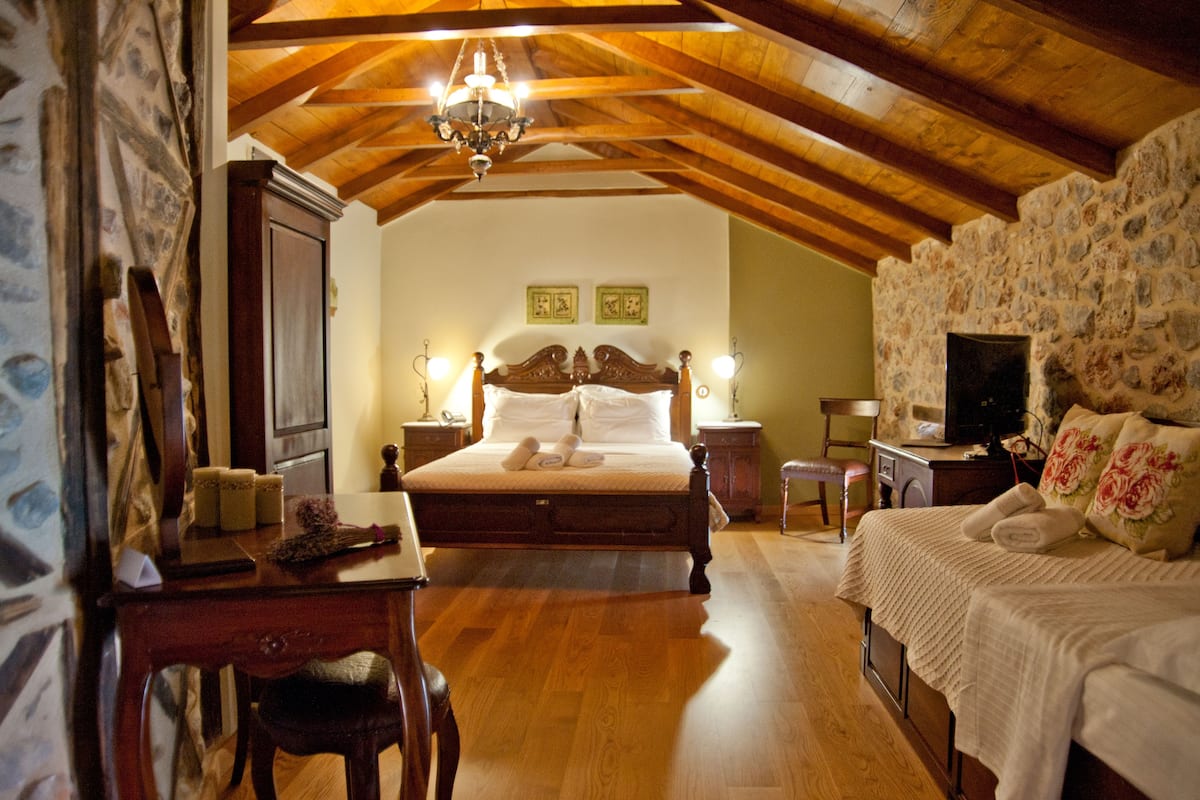 triple room | living area | 28-inch lcd tv with digital channels, tv