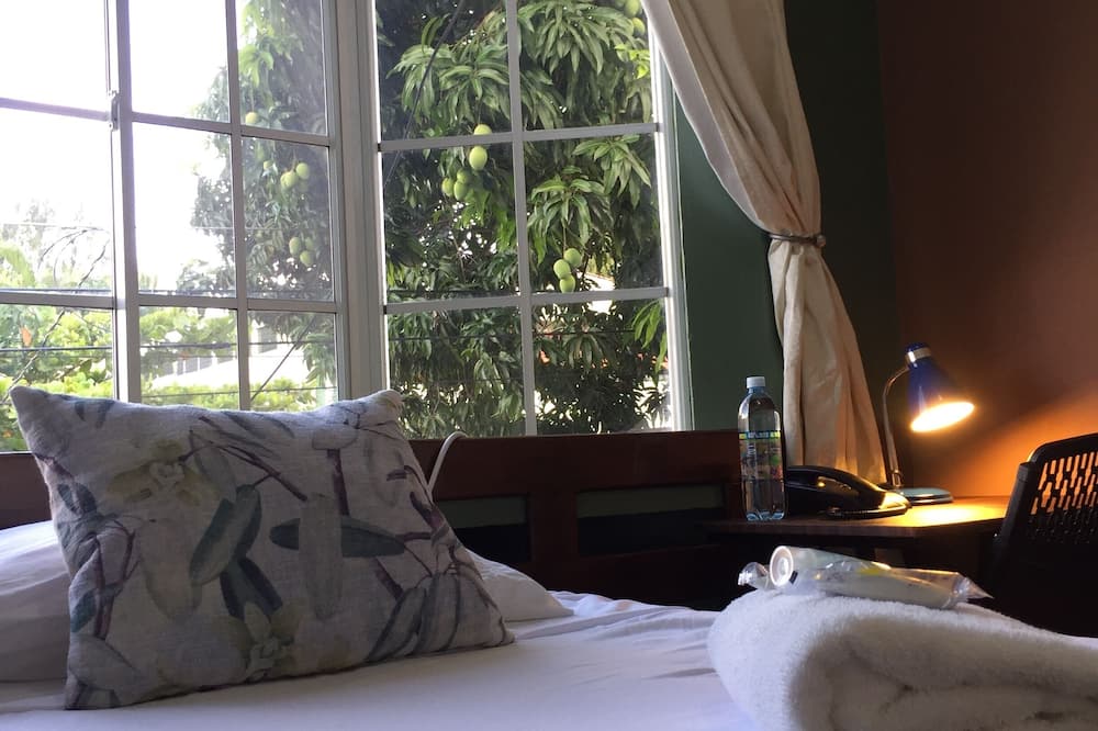 Hotel Tazumal House