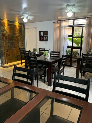 Free daily cooked-to-order breakfast - Hotel Tazumal House (San Salvador)