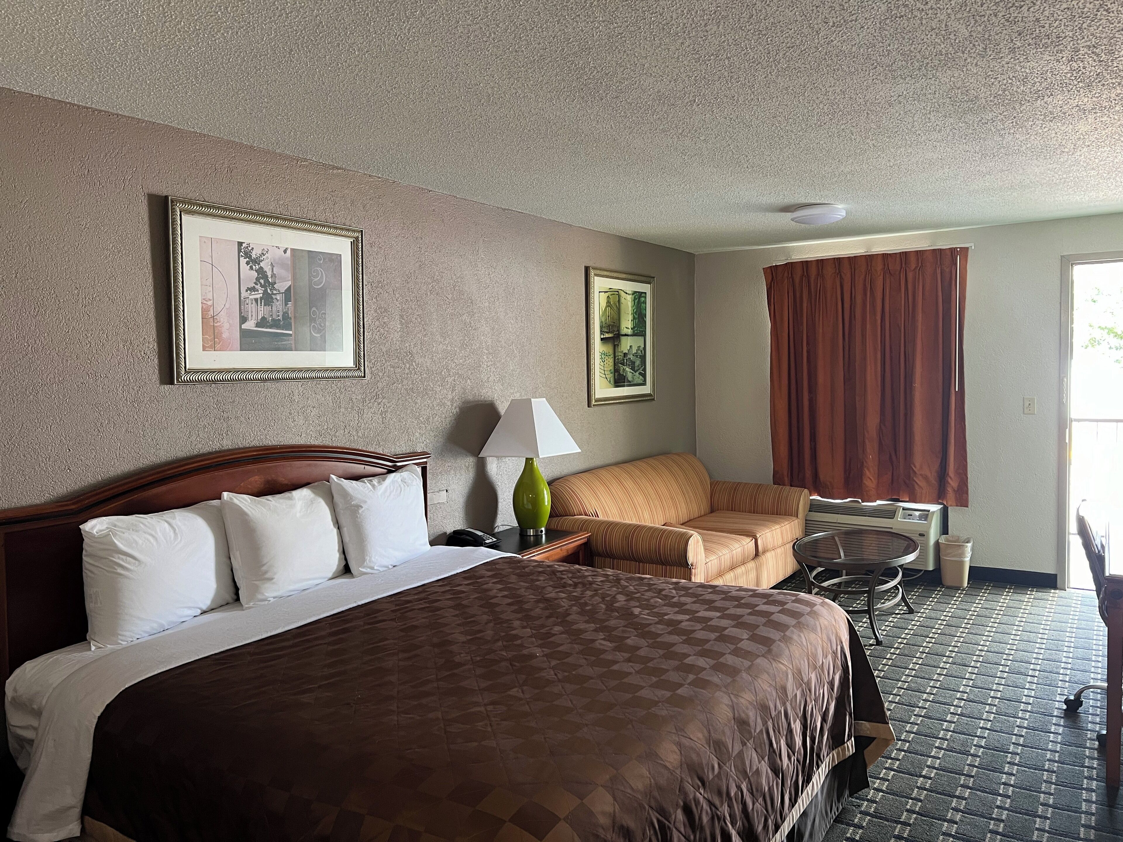 Standard Room, 1 King Bed | Free WiFi, bed sheets