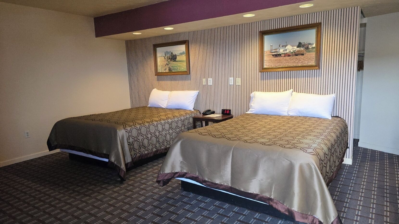 Superior-Zimmer, 2 Queen-Betten | Schreibtisch, Verdunkelungsvorhänge, Bügeleisen/Bügelbrett, Babybetten