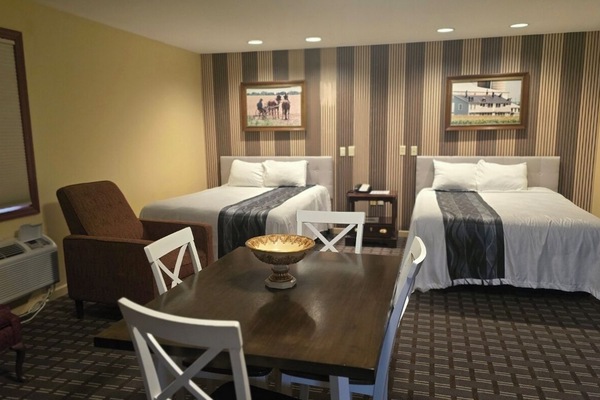 Family Studio Suite, 2 Queen Beds | Desk, blackout drapes, iron/ironing board, free WiFi