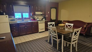 Family Studio Suite, 2 Queen Beds | Private kitchen | Fridge, microwave - Classic Inn (Lancaster)