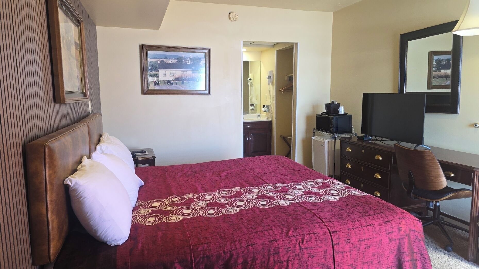 Standardzimmer, 1 King-Bett | Schreibtisch, Verdunkelungsvorhänge, Bügeleisen/Bügelbrett, Babybetten