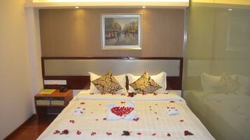 Minibar, Schreibtisch, Bügeleisen/Bügelbrett, kostenloses WLAN