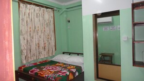 Skrivbord, extrasängar och gratis wi-fi