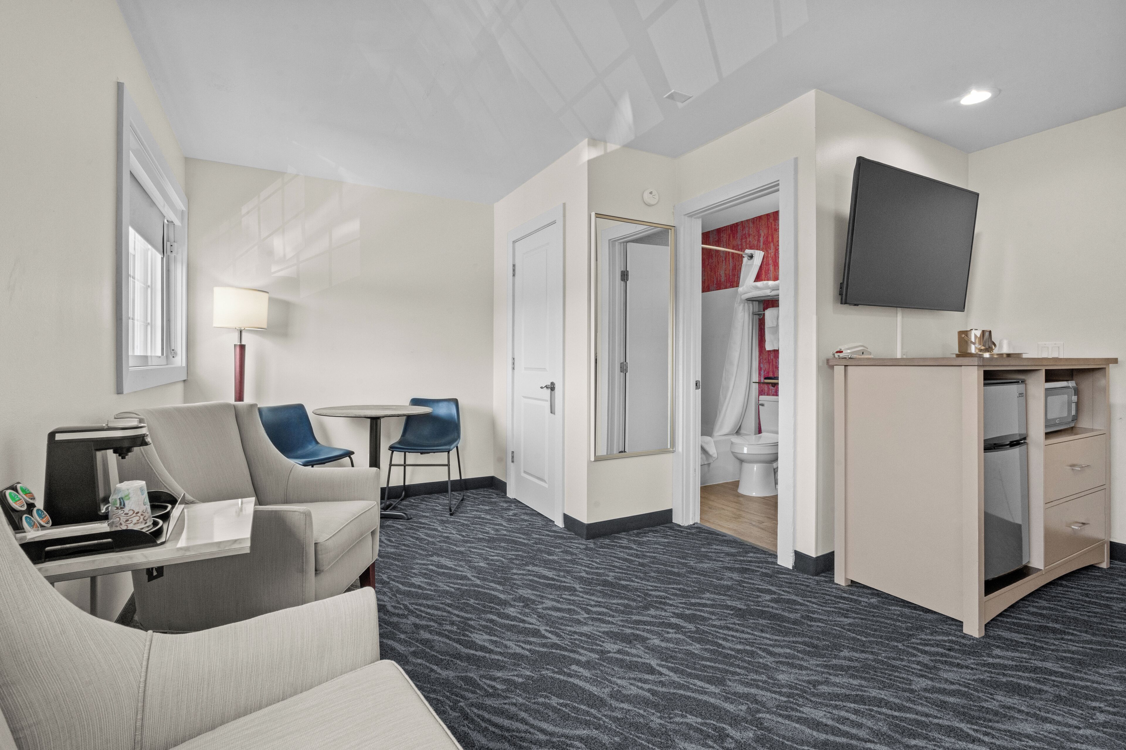 non-view king | 1 bedroom, blackout curtains, iron/ironing board, free wifi