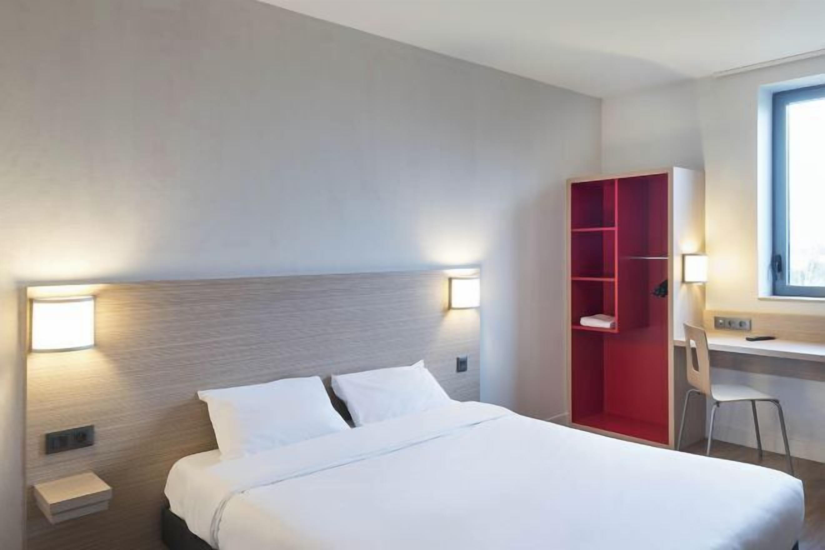 Desk, blackout drapes, free cribs/infant beds, free WiFi