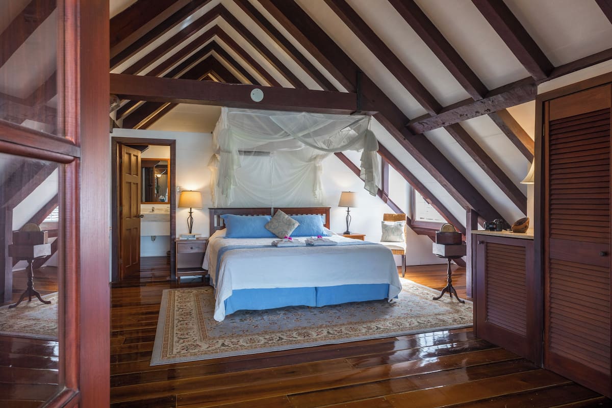 deluxe loft, harbour view | 1 bedroom, in-room safe, individually decorated, individually furnished