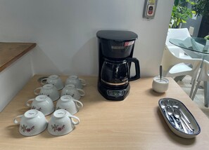 Coffee and/or coffee maker - Hostal Lleras Calle 8 - Hostel (Medellín)