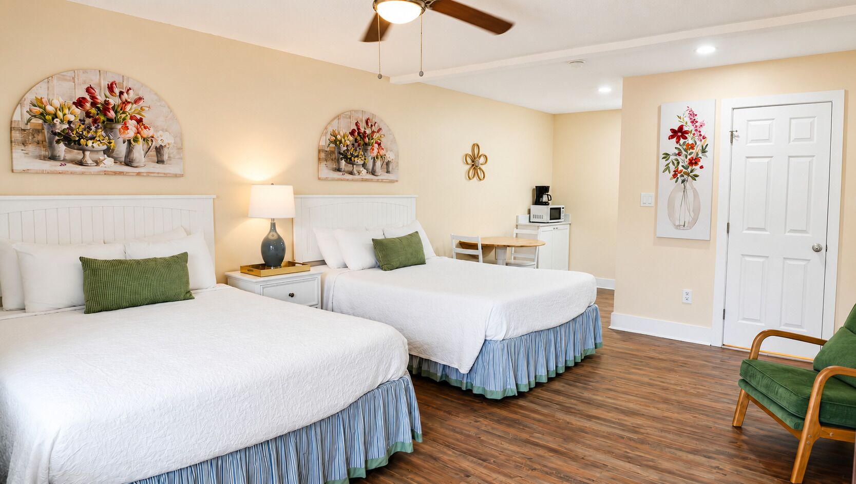Habitación, 2 camas Queen size, para no fumadores, cocineta | Wifi gratis y ropa de cama 