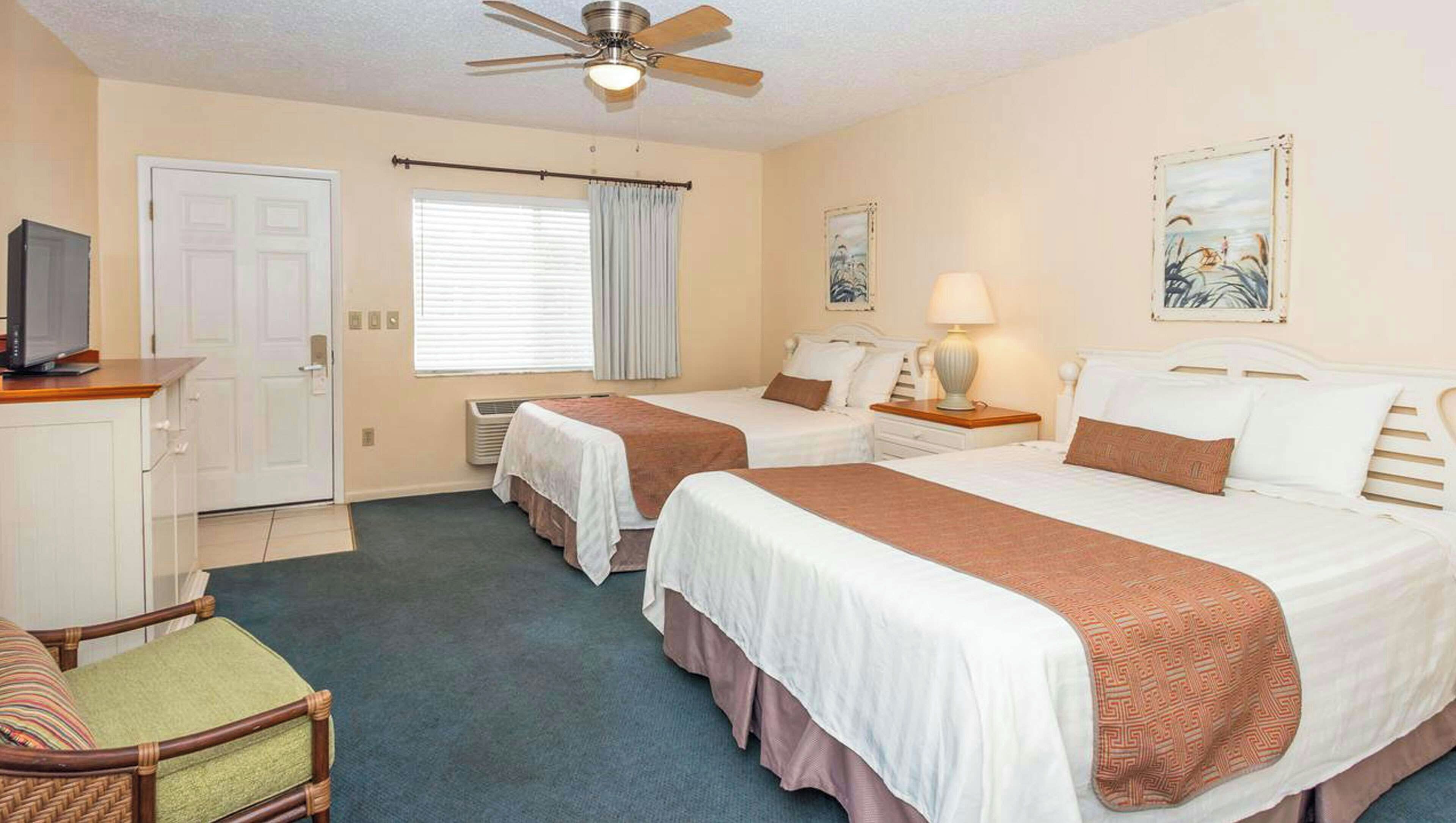 Habitación, 2 camas Queen size, para no fumadores, cocineta | Wifi gratis y ropa de cama 