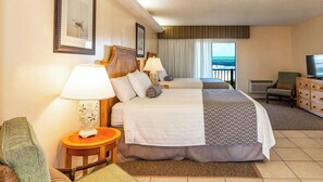 Chambre, 2 grands lits, non-fumeurs, vue plage | Wi-Fi gratuit, draps fournis