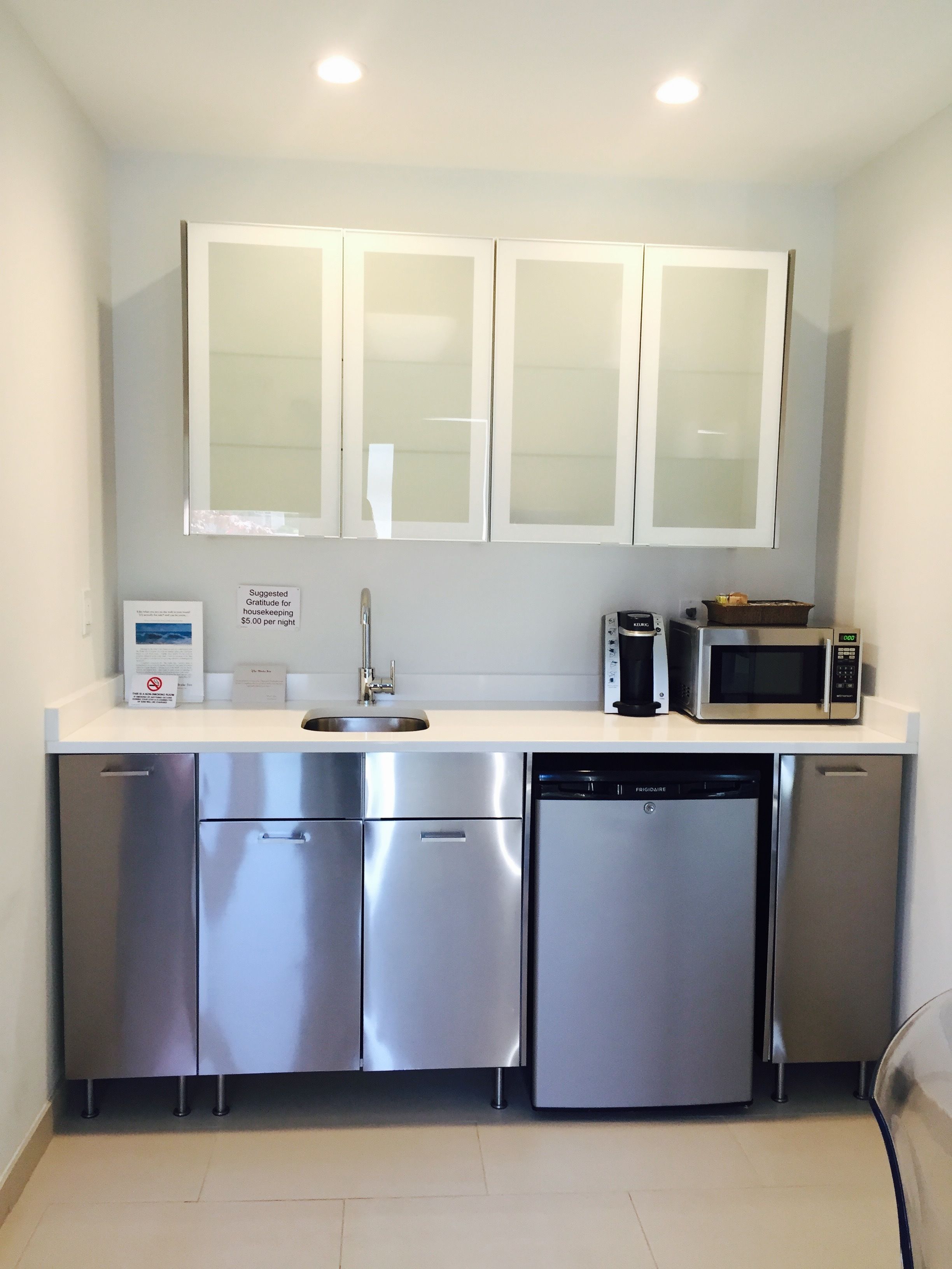 basic suite, 2 bedrooms | private kitchenette | fridge, microwave, coffee/tea maker, cookware/dishes/utensils