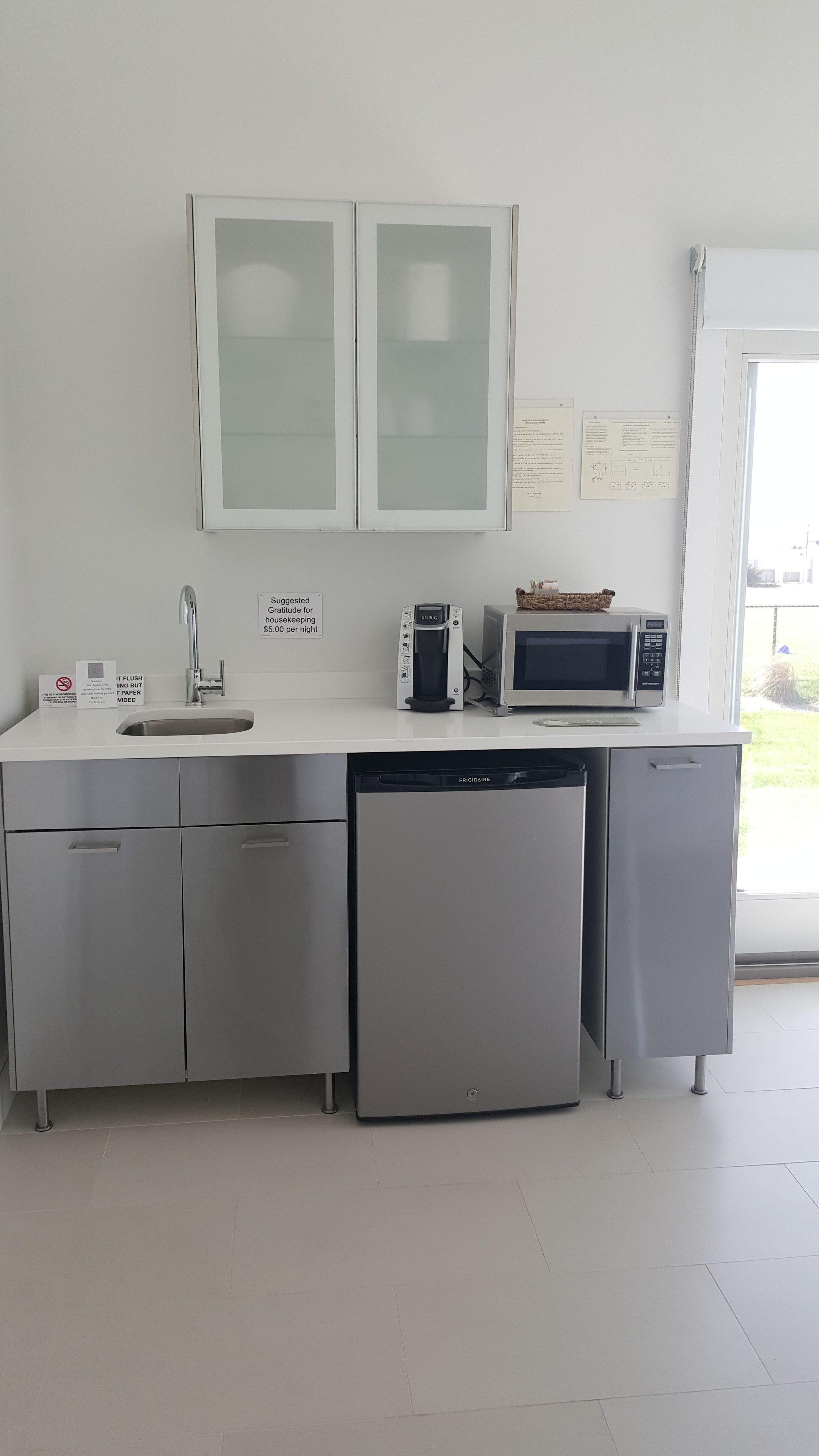 waterfront 1 bedroom suite queen room | down duvets, in-room safe, iron/ironing board, free cots/infant beds