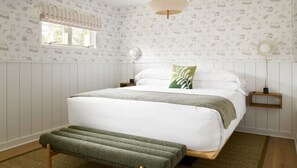 Waterview King Suite | Down comforters, free WiFi, bed sheets - The Penny Lane (Hampton Bays)